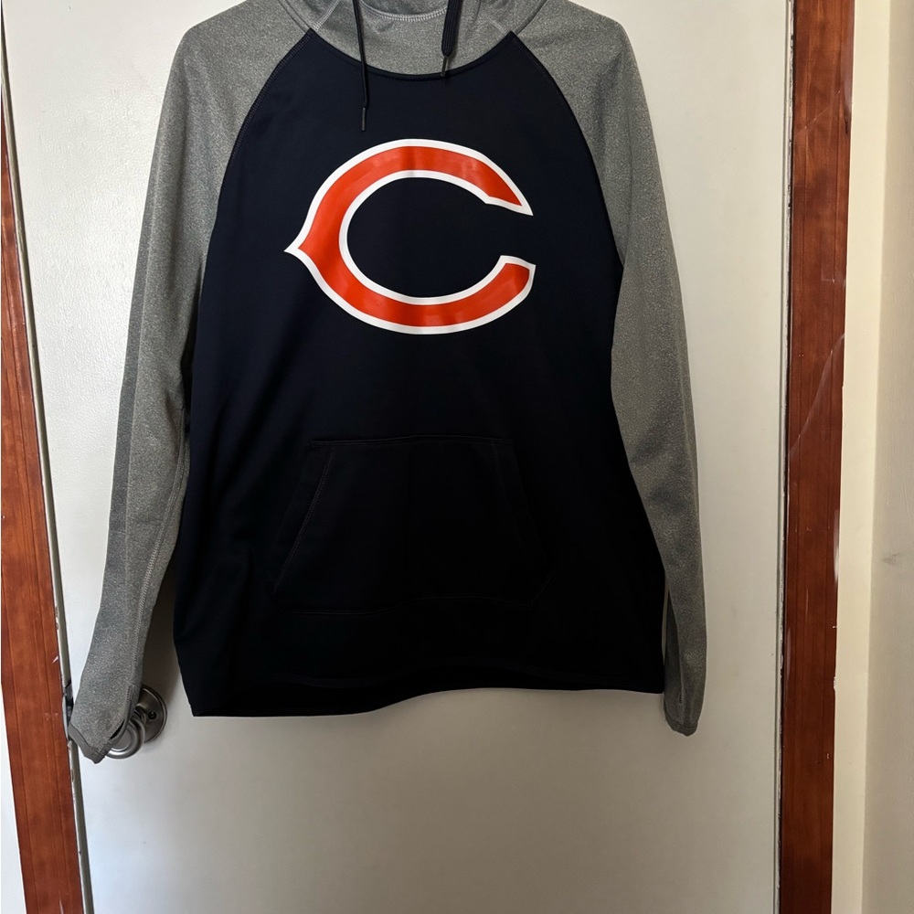 Nike Women’s Chicago Bears Therma-Fit hoodie